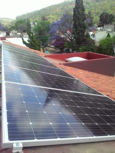 Paneles Solares en techo a 2 aguas